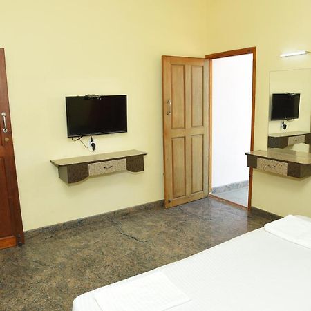Thiruchendur Stayz Vairavel Residency Tiruchchendūr Exterior foto